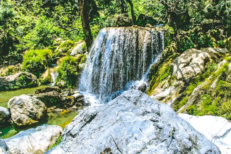 waterfall in manali